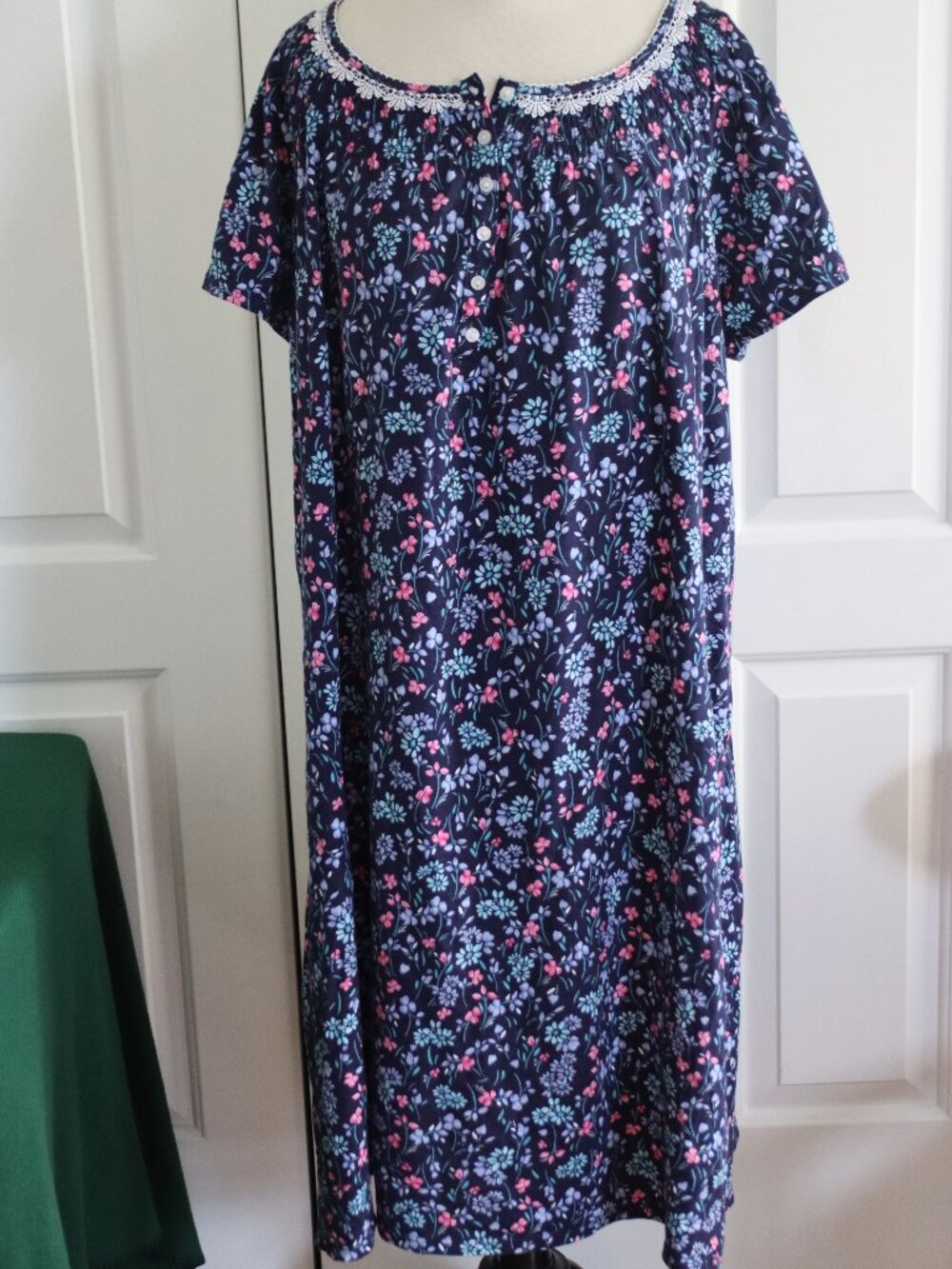 Aria Collection 100% Cotton Raglan Sleeve Smocked Neck Nightgown Floral Lace XL